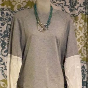AMAZING NWT gray top/white bell sleeve